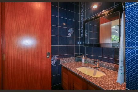 Casa à venda com 420m², 5 quartos e 8 vagas Casa à venda com 420m², 5 quartos e 8 vagasLavabo