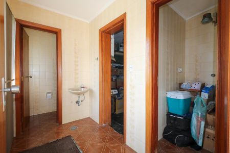 Casa à venda com 420m², 5 quartos e 8 vagas Casa à venda com 420m², 5 quartos e 8 vagasBanheiro da Área Gourmet