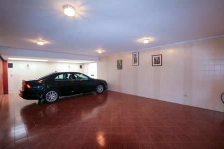 Casa à venda com 420m², 5 quartos e 8 vagas Casa à venda com 420m², 5 quartos e 8 vagasGaragem