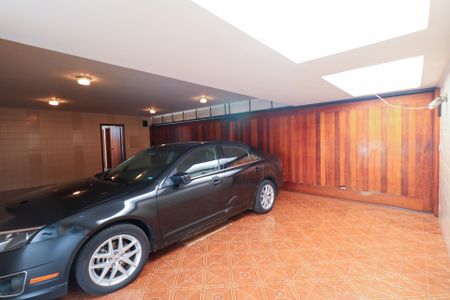 Casa à venda com 420m², 5 quartos e 8 vagas Casa à venda com 420m², 5 quartos e 8 vagasGaragem