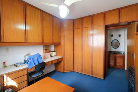 Casa à venda com 420m², 5 quartos e 8 vagas Casa à venda com 420m², 5 quartos e 8 vagasSuíte 4