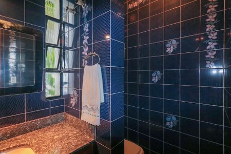 Casa à venda com 420m², 5 quartos e 8 vagas Casa à venda com 420m², 5 quartos e 8 vagasLavabo