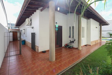 Casa à venda com 420m², 5 quartos e 8 vagas Casa à venda com 420m², 5 quartos e 8 vagasJardim