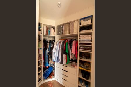 Apartamento para alugar com 109m², 3 quartos e 3 vagas Apartamento para alugar com 109m², 3 quartos e 3 vagasCloset da Suíte 1