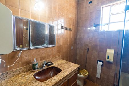 Casa à venda com 448m², 4 quartos e 5 vagas Casa à venda com 448m², 4 quartos e 5 vagasBanheiro