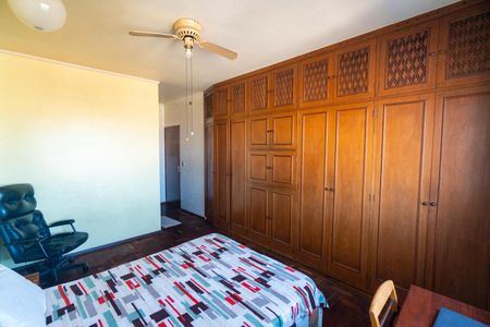 Casa à venda com 448m², 4 quartos e 5 vagas Casa à venda com 448m², 4 quartos e 5 vagasSuite 2