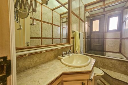 Apartamento para alugar com 170m², 3 quartos e 2 vagas Apartamento para alugar com 170m², 3 quartos e 2 vagasBanheiro da suíte