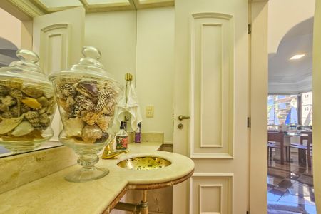 Apartamento para alugar com 170m², 3 quartos e 2 vagas Apartamento para alugar com 170m², 3 quartos e 2 vagasBanheiro 1