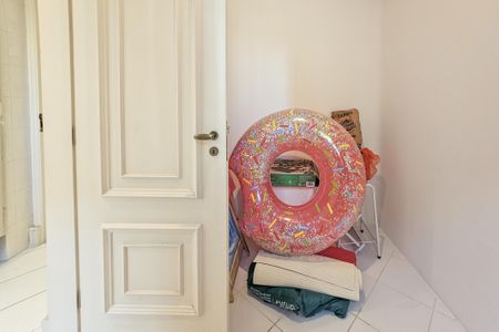 Apartamento para alugar com 170m², 3 quartos e 2 vagas Apartamento para alugar com 170m², 3 quartos e 2 vagasÁrea de serviço