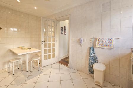 Apartamento para alugar com 170m², 3 quartos e 2 vagas Apartamento para alugar com 170m², 3 quartos e 2 vagasCozinha