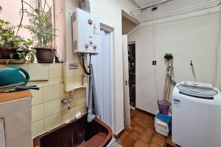 Apartamento à venda com 140m², 3 quartos e sem vaga Apartamento à venda com 140m², 3 quartos e sem vagaÁrea de Serviço