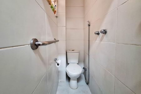 Apartamento à venda com 140m², 3 quartos e sem vaga Apartamento à venda com 140m², 3 quartos e sem vagaBanheiro de serviço