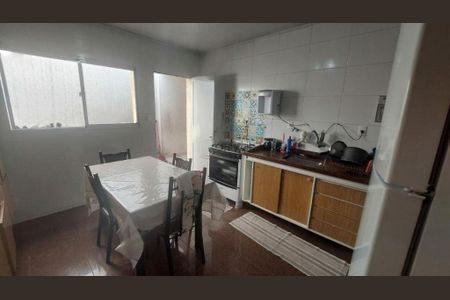 Casa à venda com 184m², 3 quartos e 3 vagas