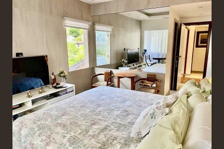 Casa de condomínio à venda com 301m², 4 quartos e 2 vagas