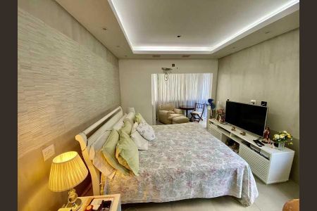 Casa de condomínio à venda com 301m², 4 quartos e 2 vagas