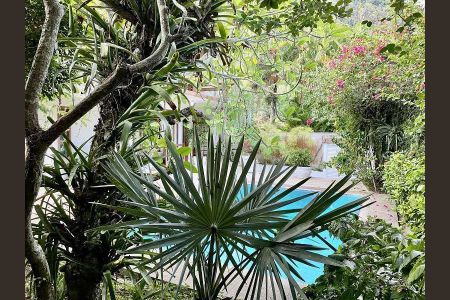 Casa de condomínio à venda com 301m², 4 quartos e 2 vagas