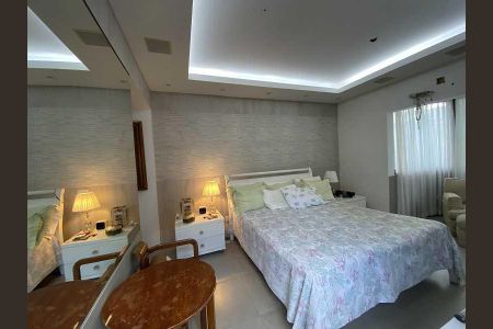 Casa de condomínio à venda com 301m², 4 quartos e 2 vagas