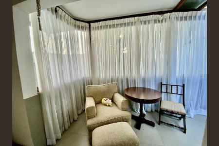Casa de condomínio à venda com 301m², 4 quartos e 2 vagas