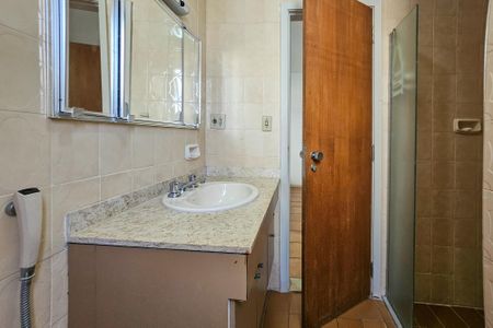 Apartamento para alugar com 156m², 3 quartos e 3 vagas Apartamento para alugar com 156m², 3 quartos e 3 vagasBanheiro da Suíte