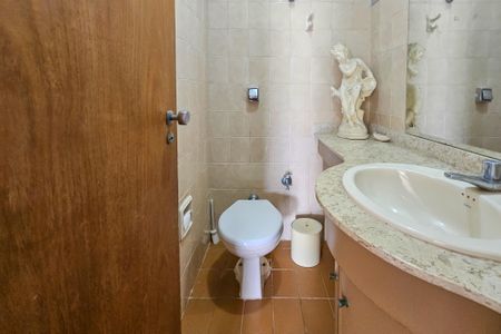 Apartamento para alugar com 156m², 3 quartos e 3 vagas Apartamento para alugar com 156m², 3 quartos e 3 vagasBanheiro