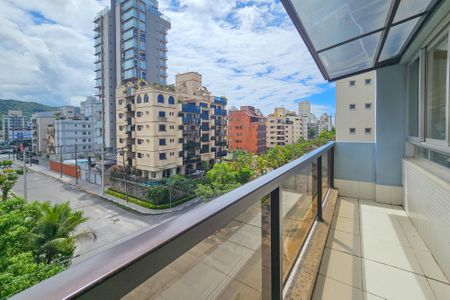 Apartamento para alugar com 156m², 3 quartos e 3 vagas Apartamento para alugar com 156m², 3 quartos e 3 vagasVaranda