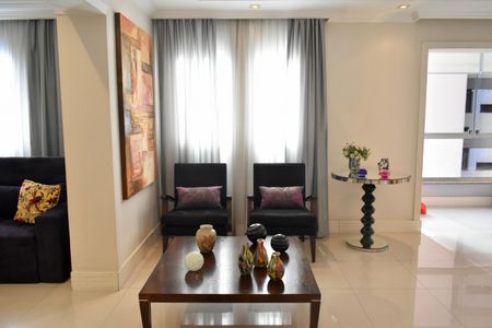 Apartamento à venda com 134m², 3 quartos e 1 vaga Apartamento à venda com 134m², 3 quartos e 1 vagaSala