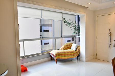 Apartamento à venda com 134m², 3 quartos e 1 vaga Apartamento à venda com 134m², 3 quartos e 1 vagaSala