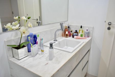 Apartamento à venda com 134m², 3 quartos e 1 vaga Apartamento à venda com 134m², 3 quartos e 1 vagaBanheiro da Suíte