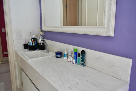 Apartamento à venda com 134m², 3 quartos e 1 vaga Apartamento à venda com 134m², 3 quartos e 1 vagaBanheiro Social