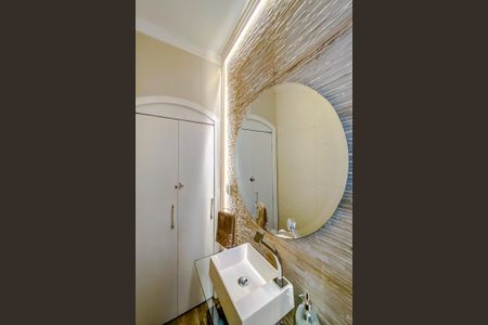 Casa à venda com 250m², 3 quartos e 2 vagasLavabo