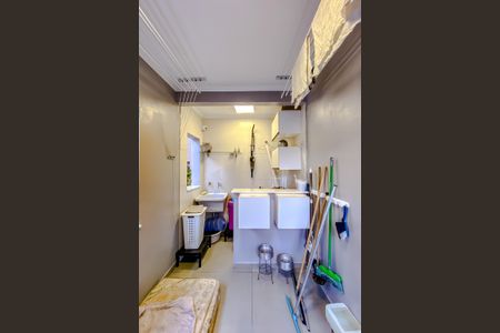 Casa à venda com 250m², 3 quartos e 2 vagasÁrea de Serviço