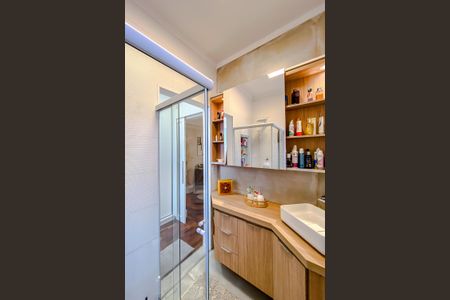 Casa à venda com 250m², 3 quartos e 2 vagasBanheiro da Suíte