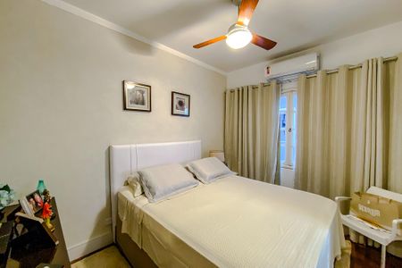 Casa à venda com 250m², 3 quartos e 2 vagas Suíte