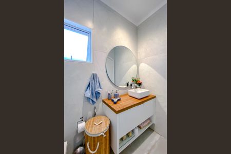 Casa à venda com 250m², 3 quartos e 2 vagasBanheiro