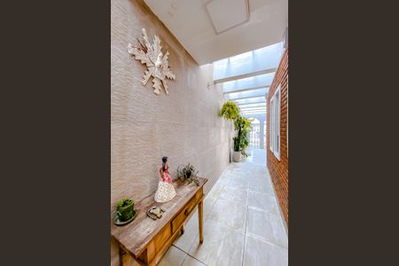 Casa à venda com 250m², 3 quartos e 2 vagasEntrada