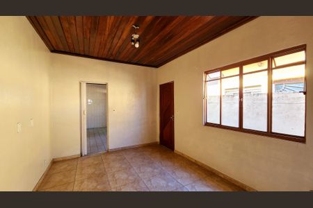 Casa à venda com 109m², 2 quartos e 1 vagaSala