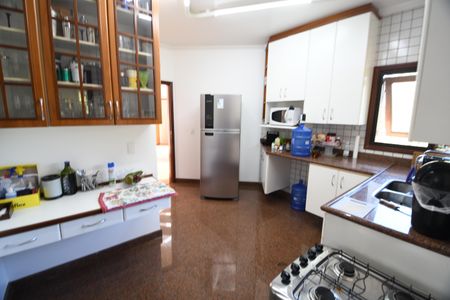 Casa de condomínio à venda com 420m², 4 quartos e 7 vagasCozinha