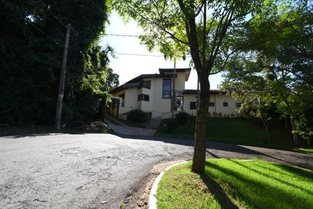 Casa de condomínio à venda com 420m², 4 quartos e 7 vagasFachada