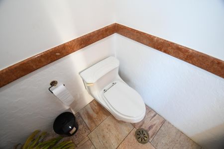 Casa de condomínio à venda com 420m², 4 quartos e 7 vagasLavabo