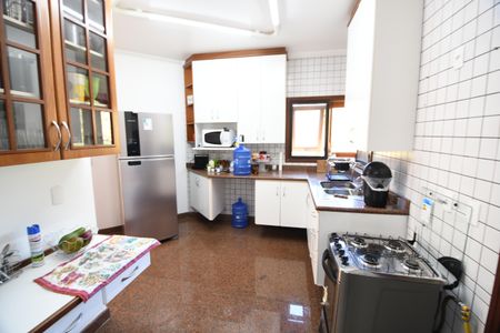 Casa de condomínio à venda com 420m², 4 quartos e 7 vagasCozinha