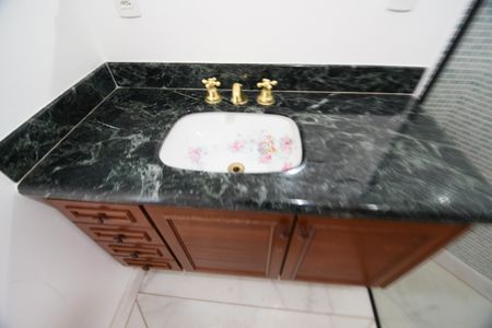 Casa de condomínio à venda com 420m², 4 quartos e 7 vagasBanheiro 5