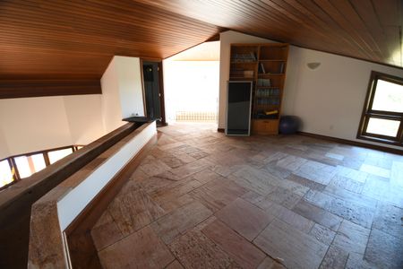Casa de condomínio à venda com 420m², 4 quartos e 7 vagasSala - Mezanino