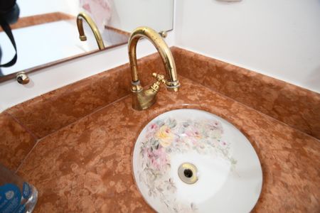 Casa de condomínio à venda com 420m², 4 quartos e 7 vagasLavabo