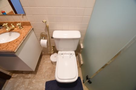 Casa de condomínio à venda com 420m², 4 quartos e 7 vagasSuíte Banheiro 1