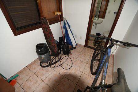 Casa de condomínio à venda com 420m², 4 quartos e 7 vagasQuarto de Serviço