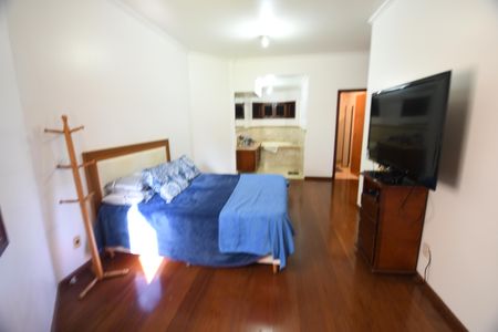 Casa de condomínio à venda com 420m², 4 quartos e 7 vagasQuarto Suíte 4