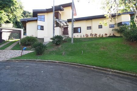 Casa de condomínio à venda com 420m², 4 quartos e 7 vagasFachada