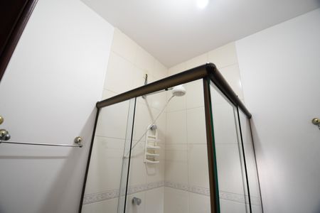 Casa de condomínio à venda com 420m², 4 quartos e 7 vagasBanheiro da Churrasqueira