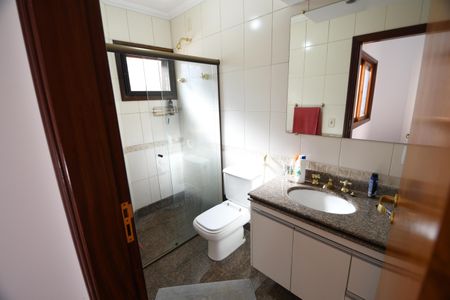 Casa de condomínio à venda com 420m², 4 quartos e 7 vagasSuíte Banheiro 4