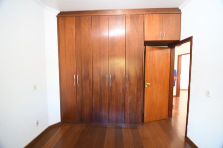 Casa de condomínio à venda com 420m², 4 quartos e 7 vagasQuarto Suíte 3